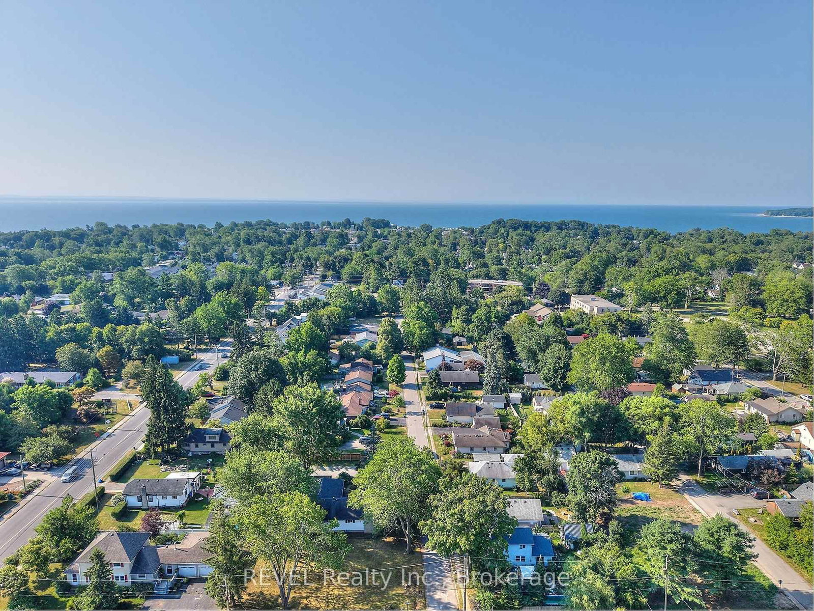 Detached House for sale at 88 Haun Road, Fort Erie, Ontario, L0S 1B0 - Crystal Beach - MLS: X12960688