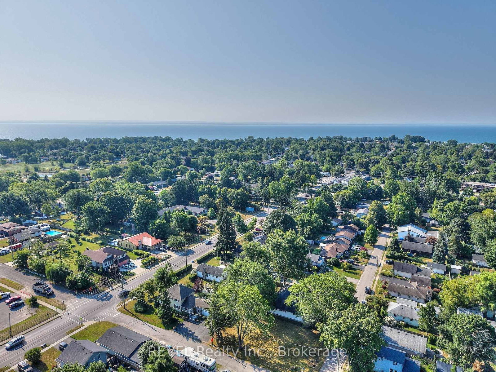 Detached House for sale at 88 Haun Road, Fort Erie, Ontario, L0S 1B0 - Crystal Beach - MLS: X12960688