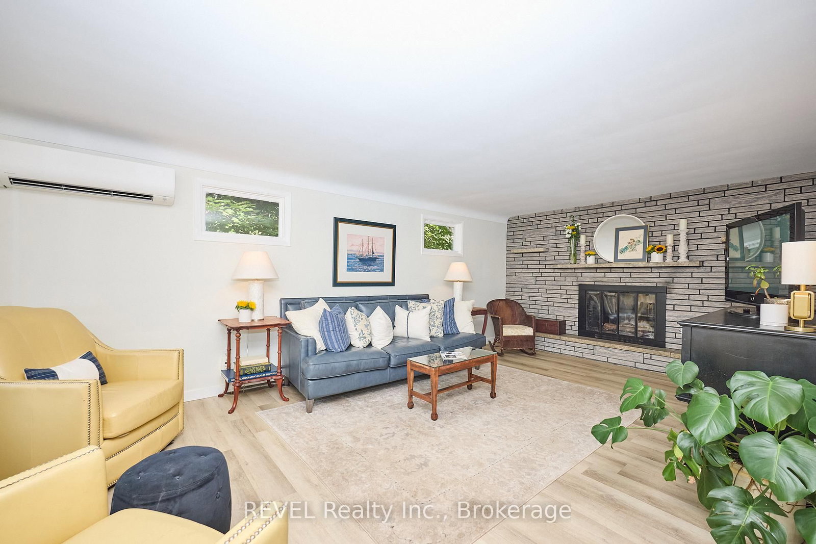 Detached House for sale at 88 Haun Road, Fort Erie, Ontario, L0S 1B0 - Crystal Beach - MLS: X12960688