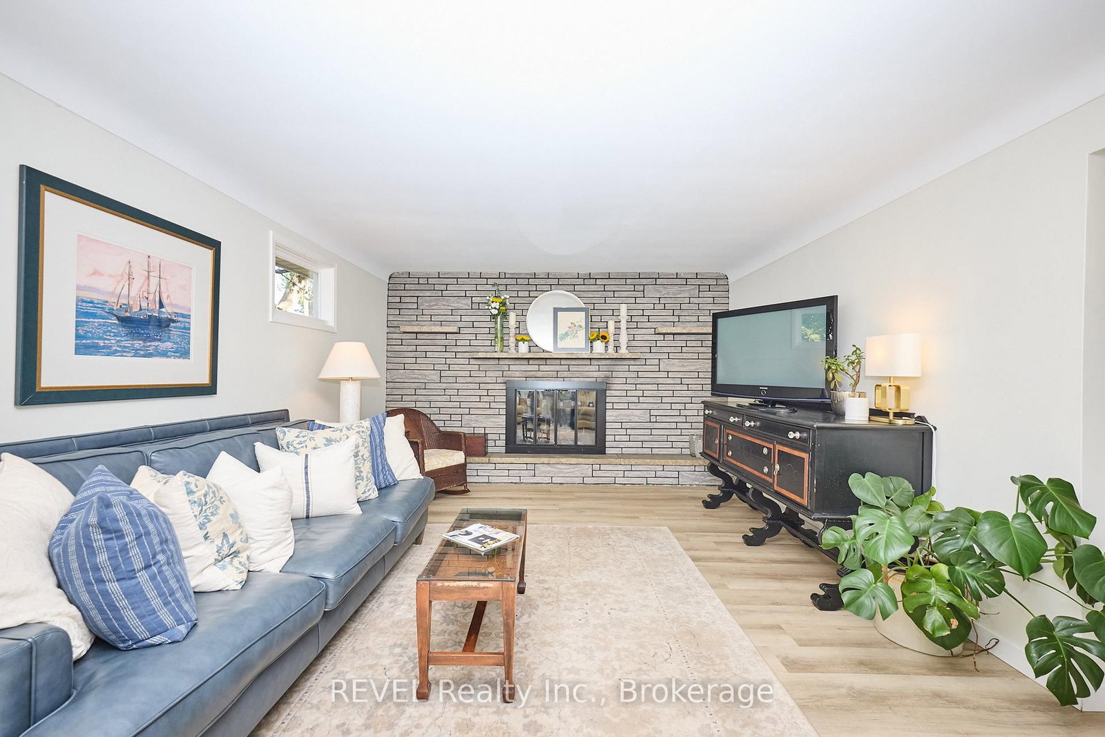 Detached House for sale at 88 Haun Road, Fort Erie, Ontario, L0S 1B0 - Crystal Beach - MLS: X12960688