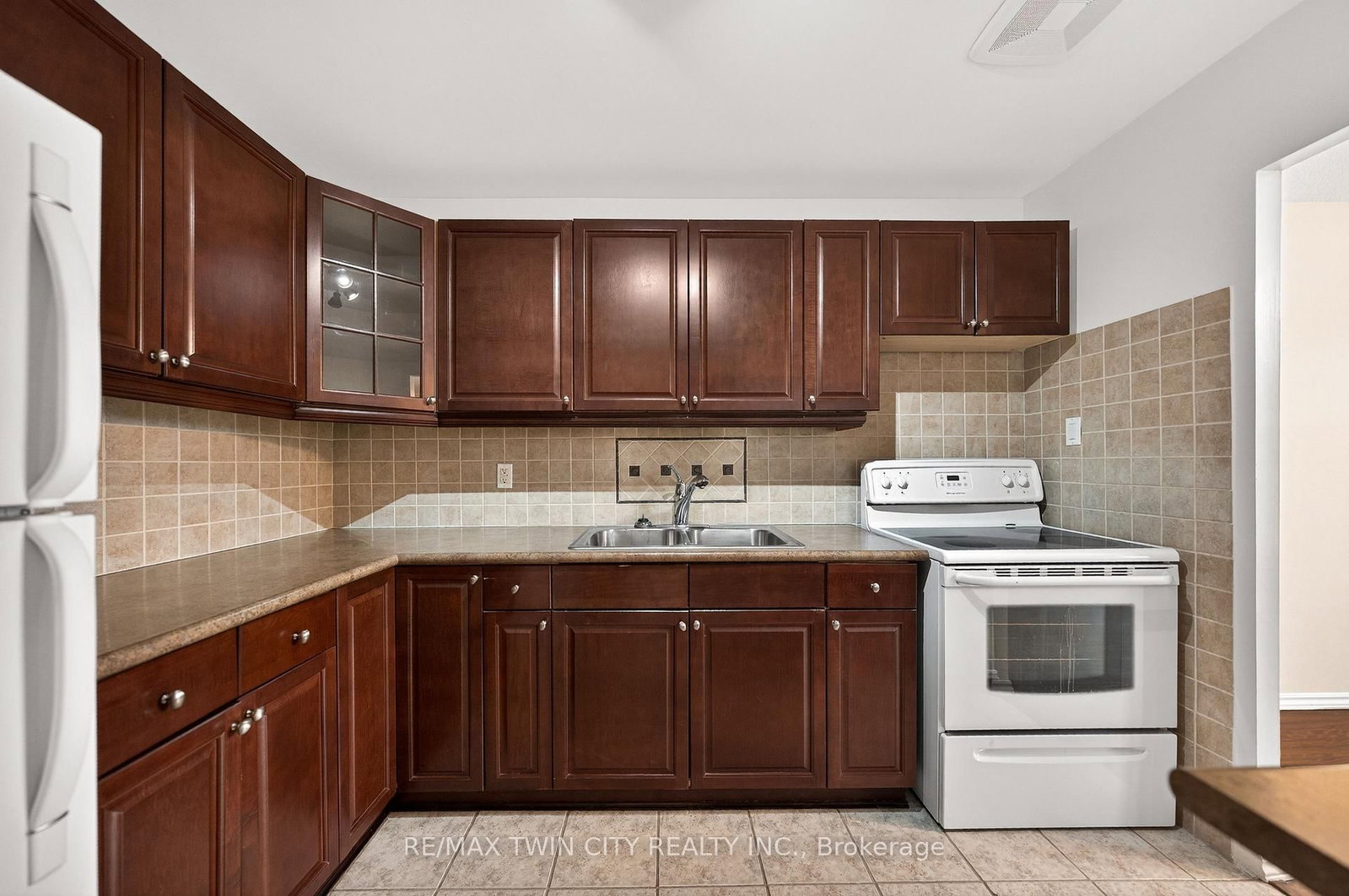 1100 Courtland Avenue E • #605 • Kitchener, ON photo 14