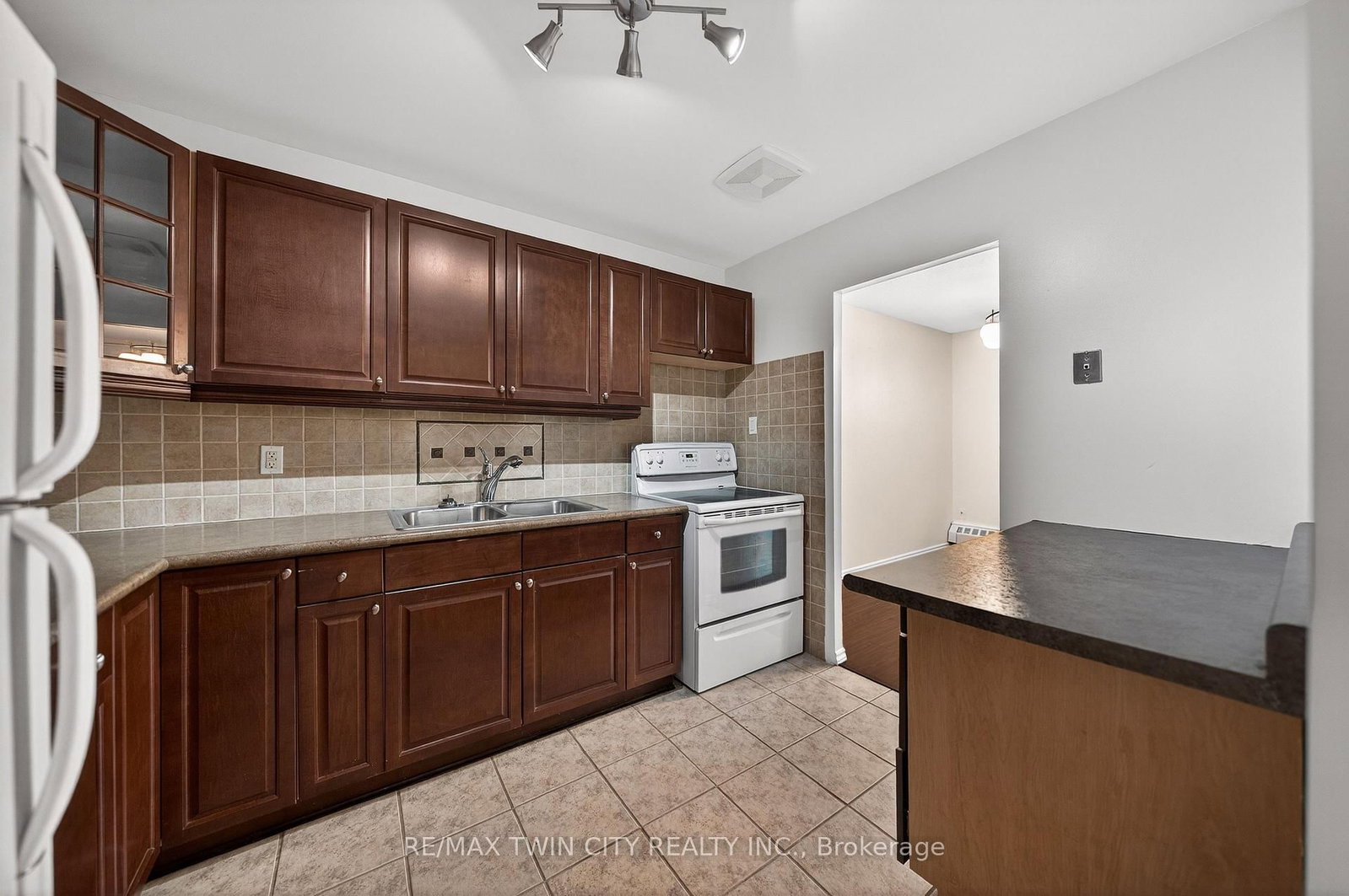 1100 Courtland Avenue E • #605 • Kitchener, ON photo 15