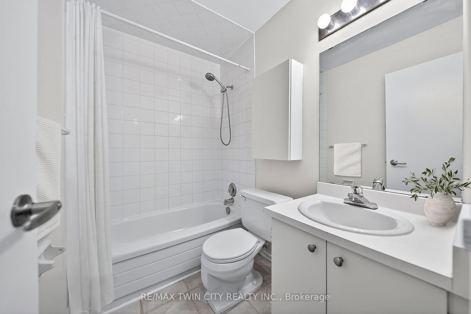 1100 Courtland Avenue E • #605 • Kitchener, ON photo 22