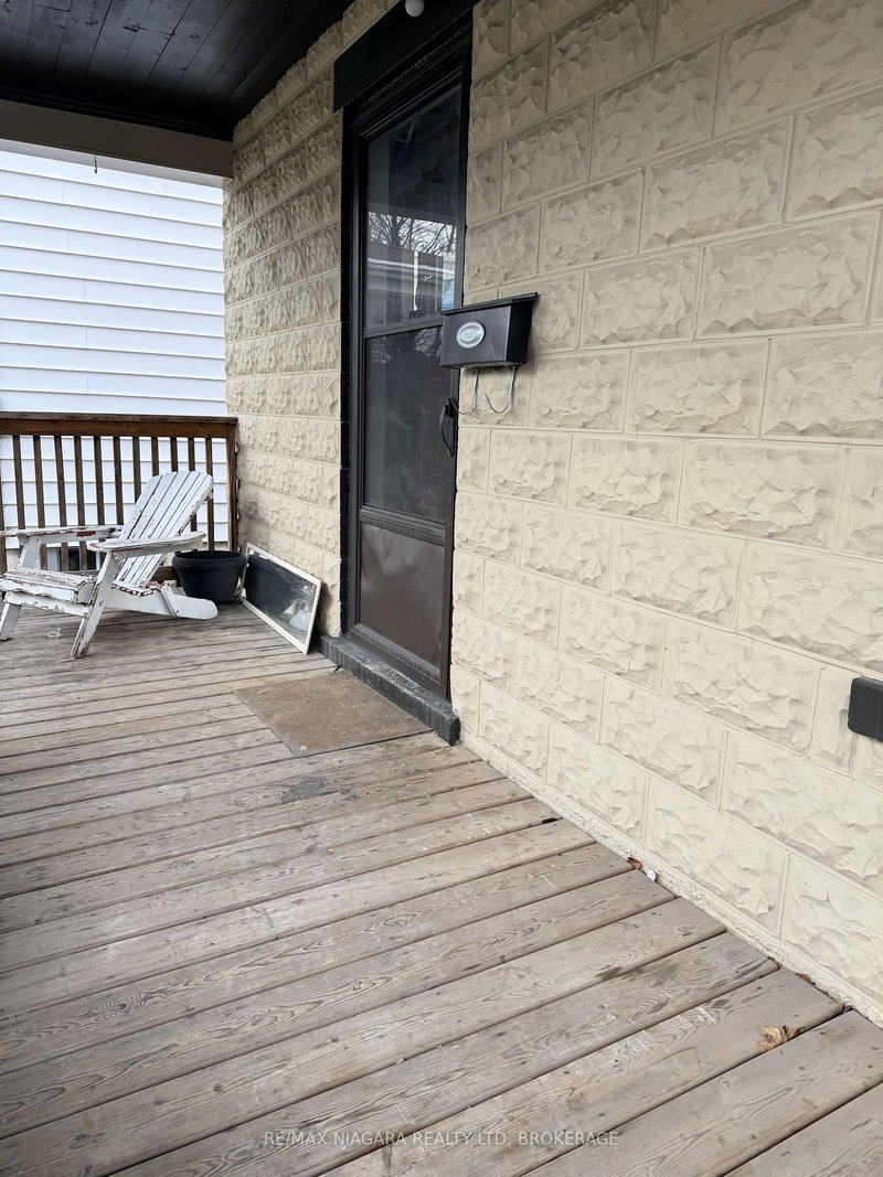 20 Thomas St, St. Catharines, L2R 6L6 | Image 2