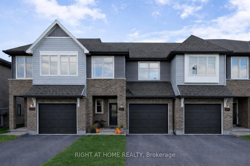 home for lease on 527 Sonmarg Crescent
