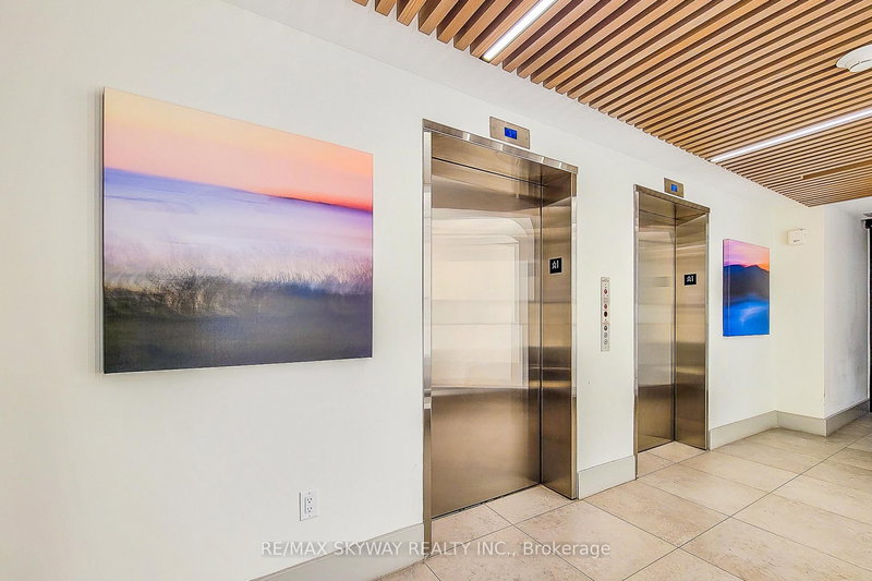 306 - 600 North Service Rd, Hamilton, L8E 0L2 | Image 3