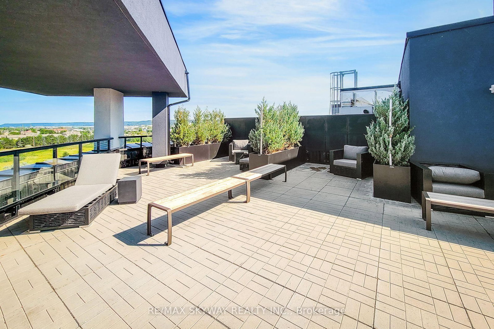 600 North Service Road, Unit 306 - Photo 9