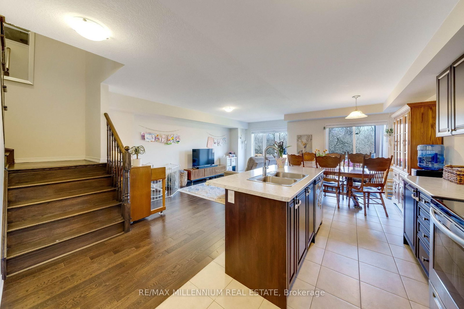 96 Esther Crescent S - Photo 6