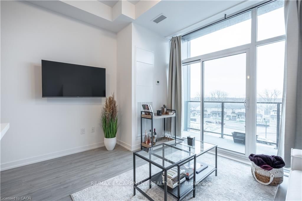 450 Dundas Street E, Unit 419 - Photo 8