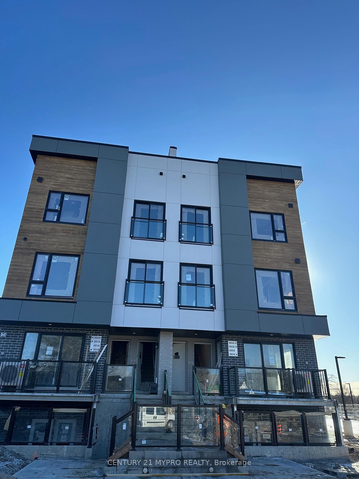 16 Melbourne Avenue, Unit 102A