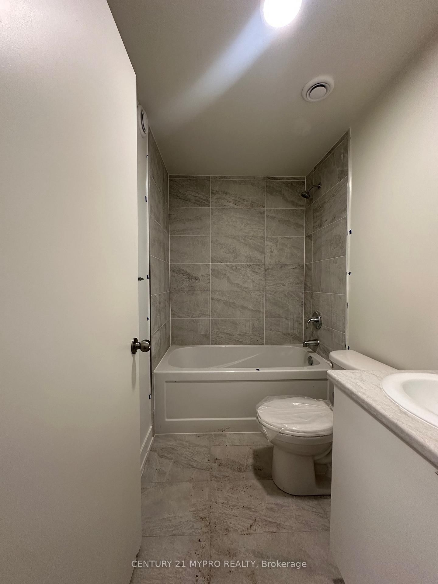 16 Melbourne Avenue, Unit 102A - Photo 13