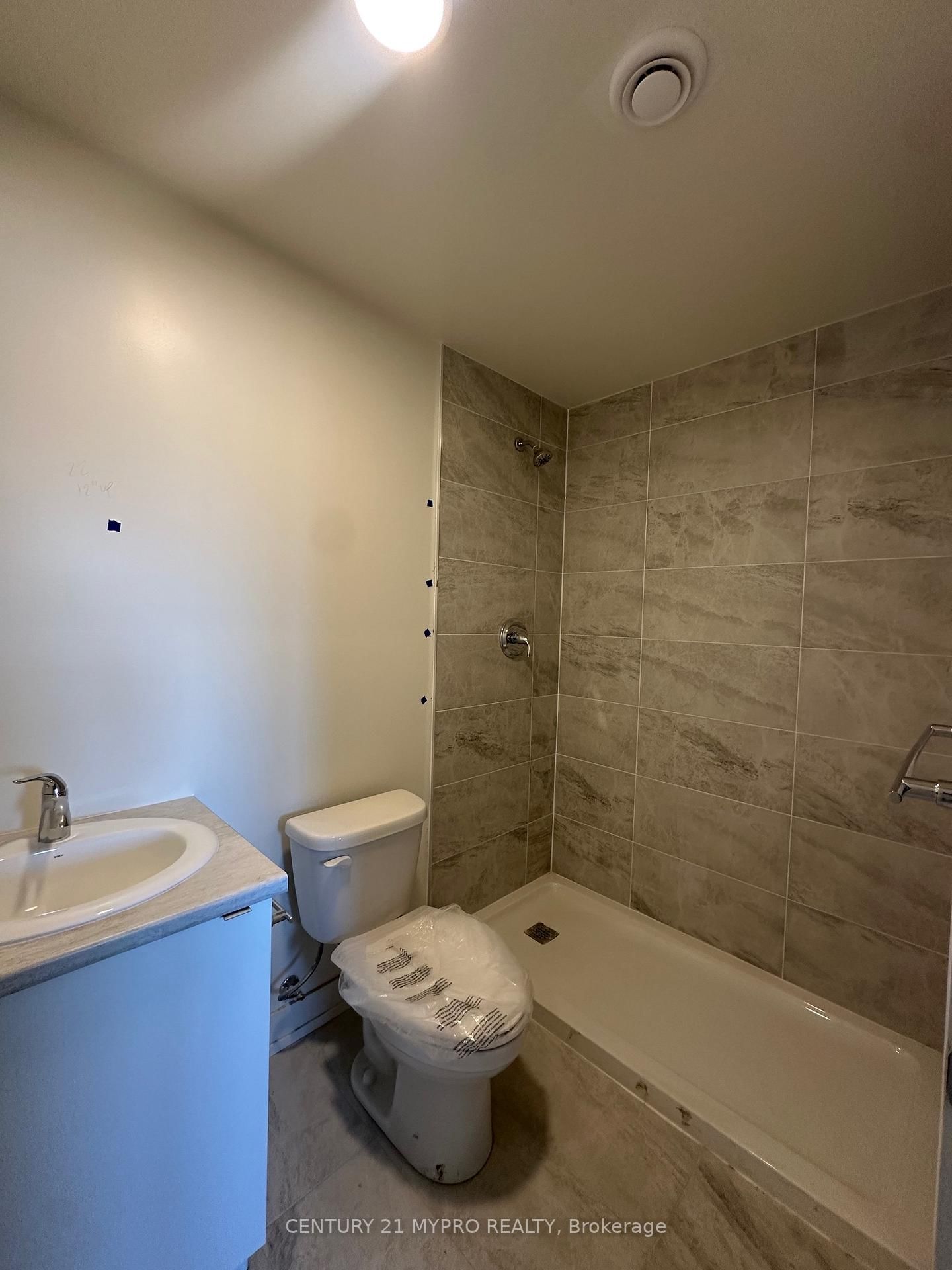 16 Melbourne Avenue, Unit 102A - Photo 17