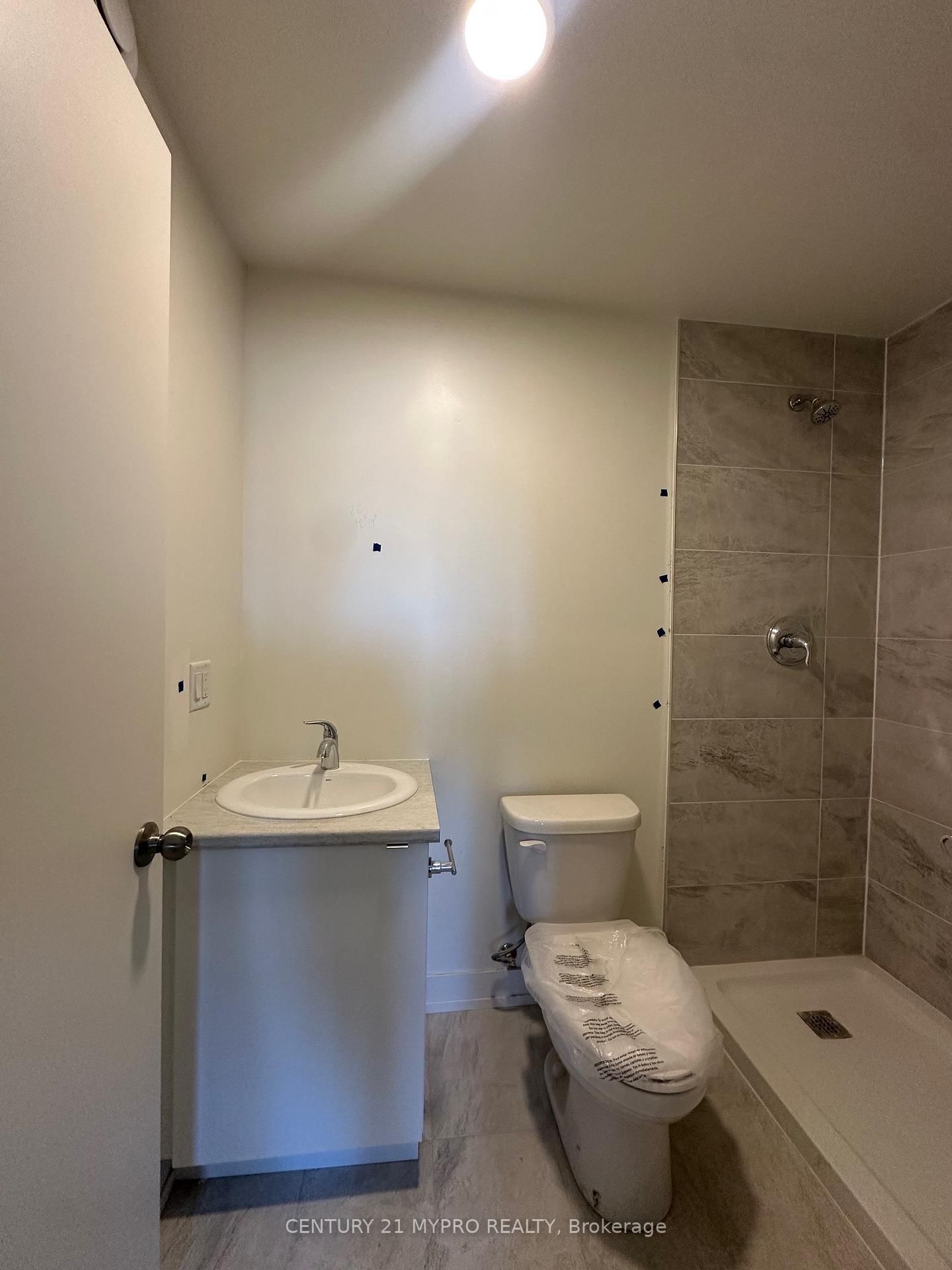 16 Melbourne Avenue, Unit 102A - Photo 18