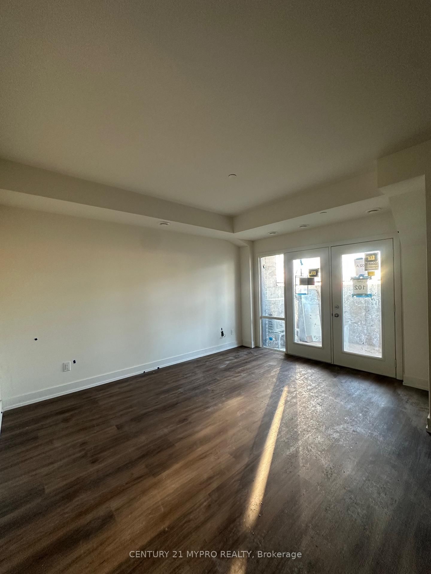 16 Melbourne Avenue, Unit 102A - Photo 2