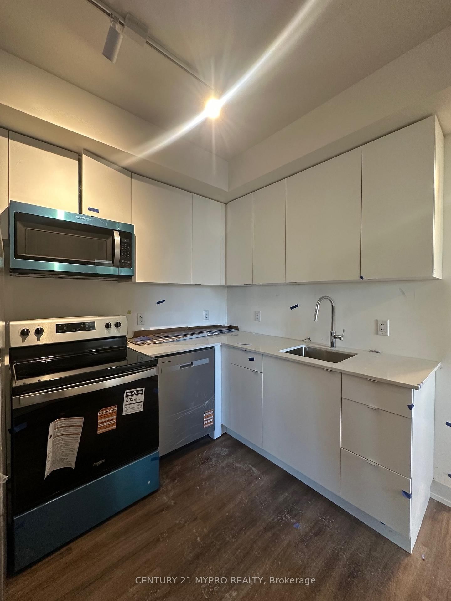 16 Melbourne Avenue, Unit 102A - Photo 5