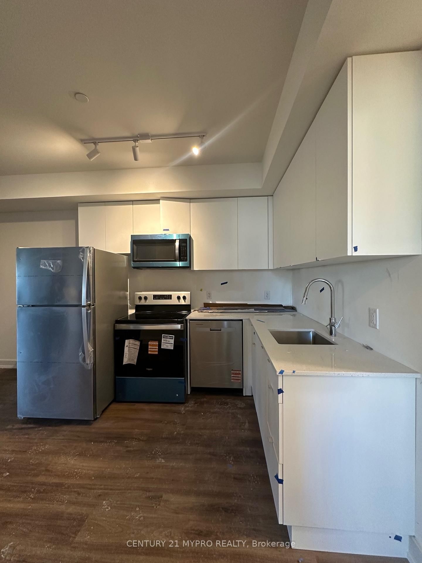 16 Melbourne Avenue, Unit 102A - Photo 6