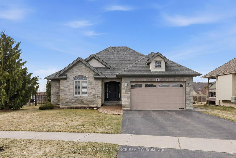 home for sale on 9 Rosslyn Drive