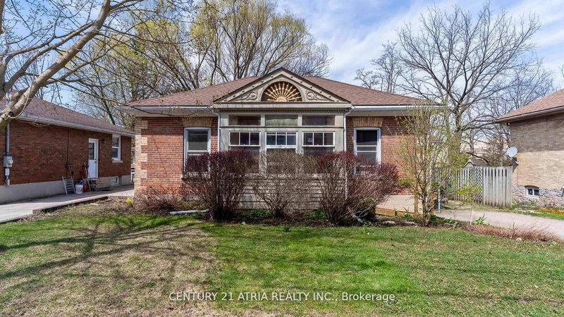 home for sale on 130 Wellington Street S