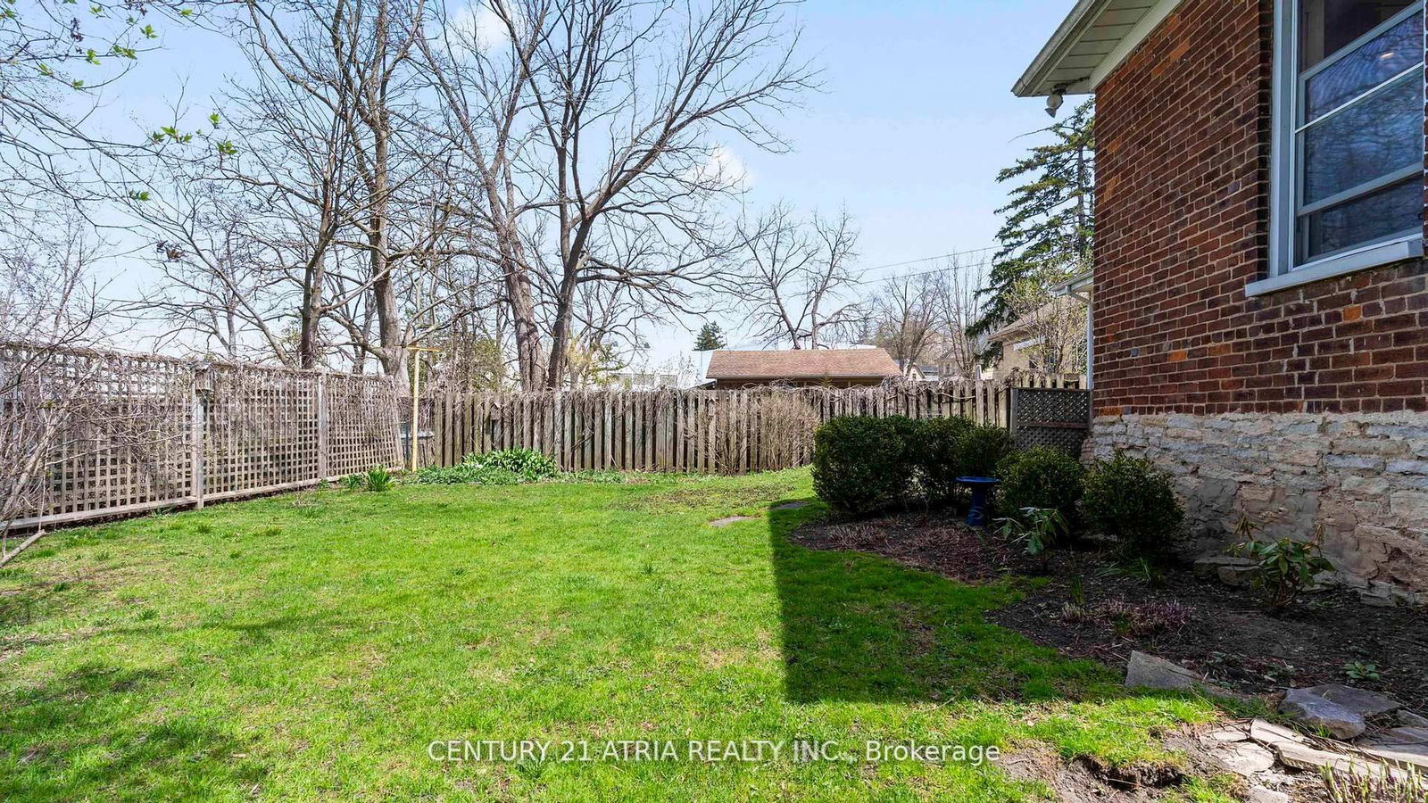 130 S Wellington Street • St. Marys, ON photo 9