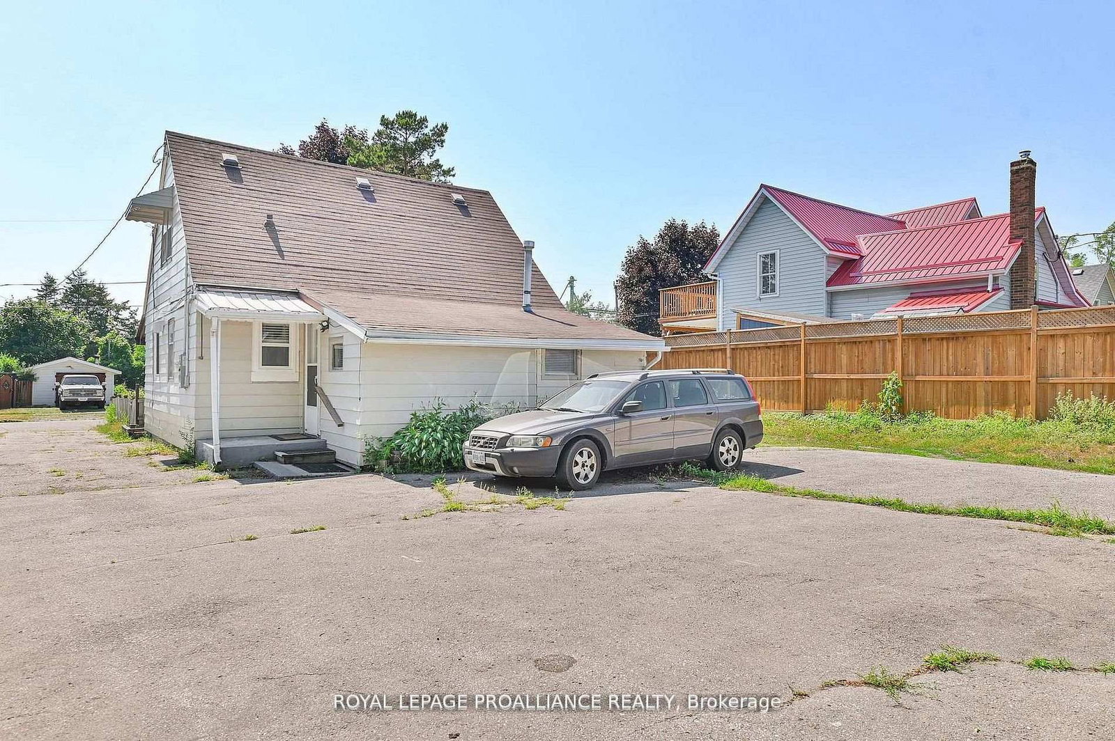 Detached House for sale at 61 Delaney Street, Quinte West, Ontario, K8V 4L7 - Trenton Ward - MLS: X12961274