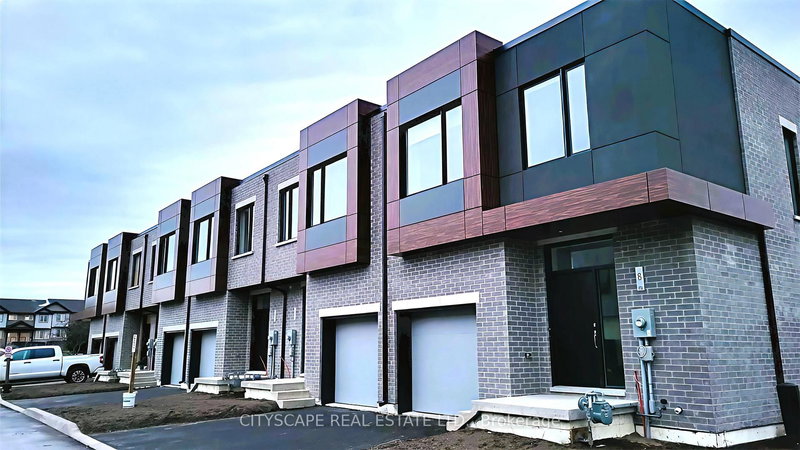 home for lease on 13-416 Dundas Street S