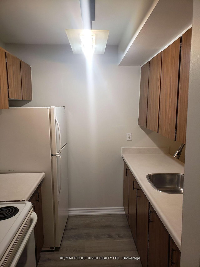 403 - 70 East Street