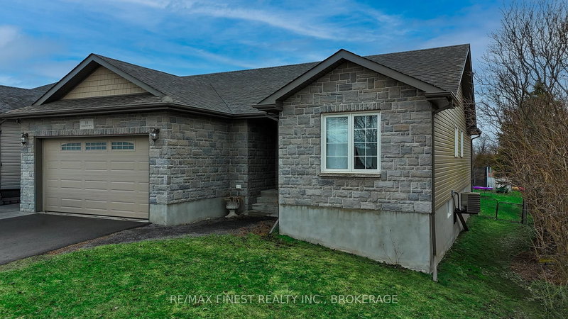 23 Creighton Dr, Bissett Creek, K0H 2H0 | Image 2