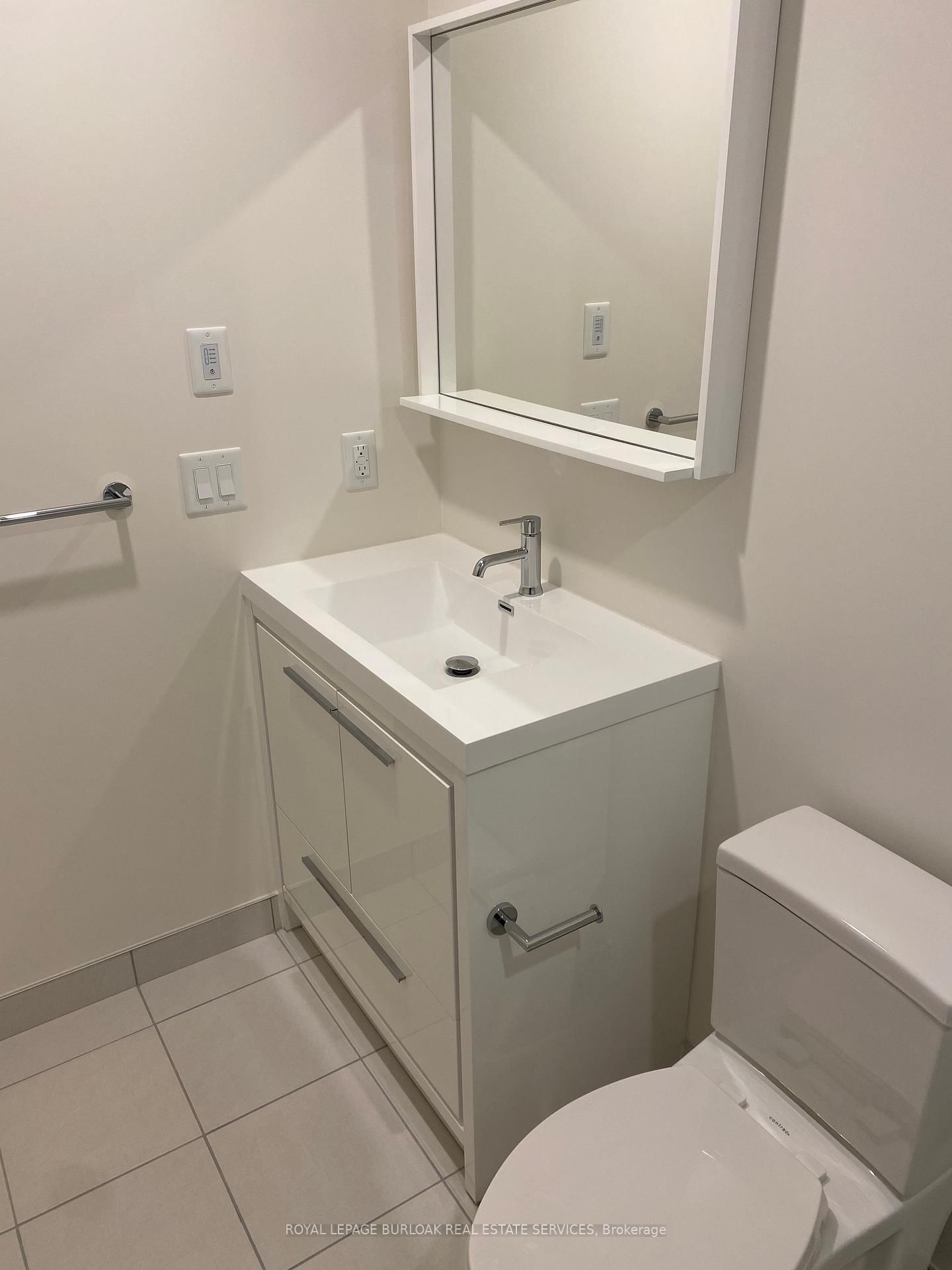 212 King William Street E, Unit 423 - Photo 18