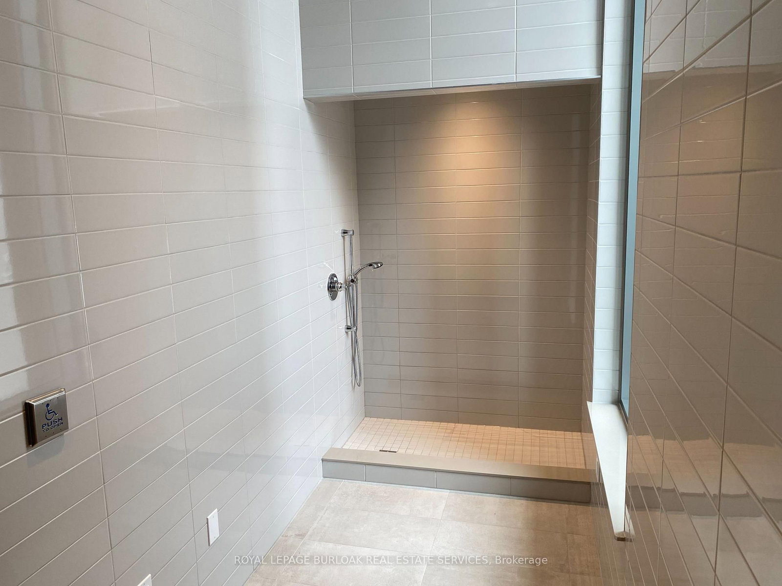 212 King William Street E, Unit 423 - Photo 36