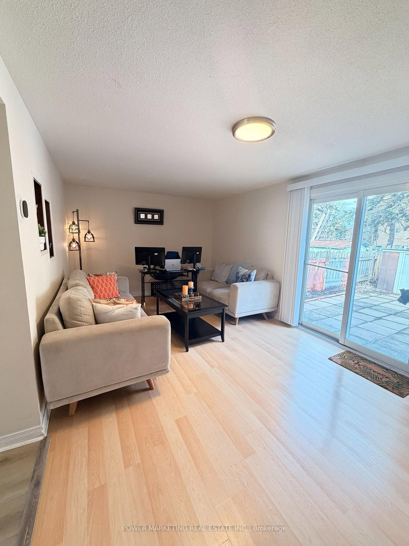 G - 1462 HEATHERINGTON Rd, Ottawa, K1V 6S1 | Image 2