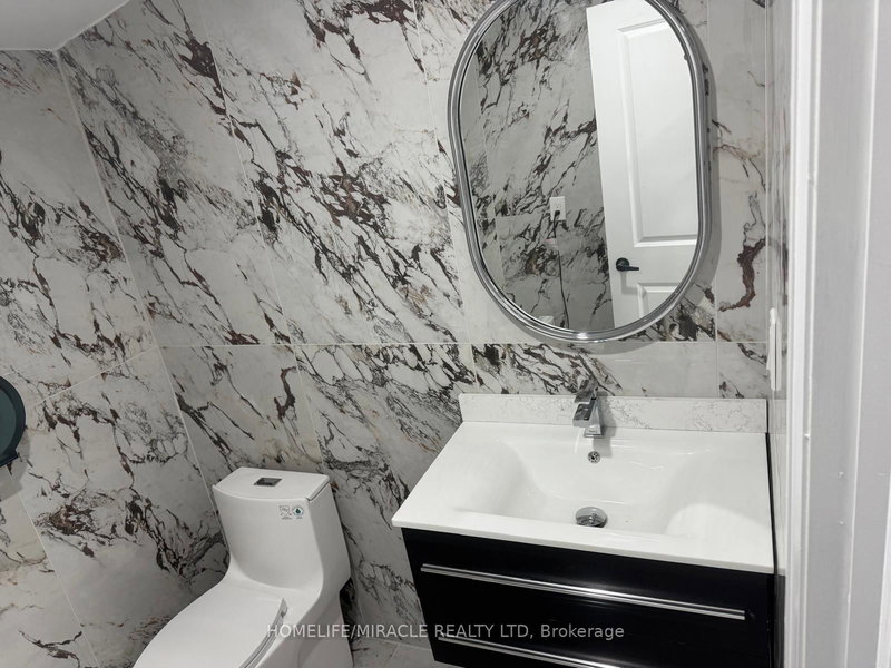 69 Southworth St N, Welland, L3B 1Y3 | Image 3