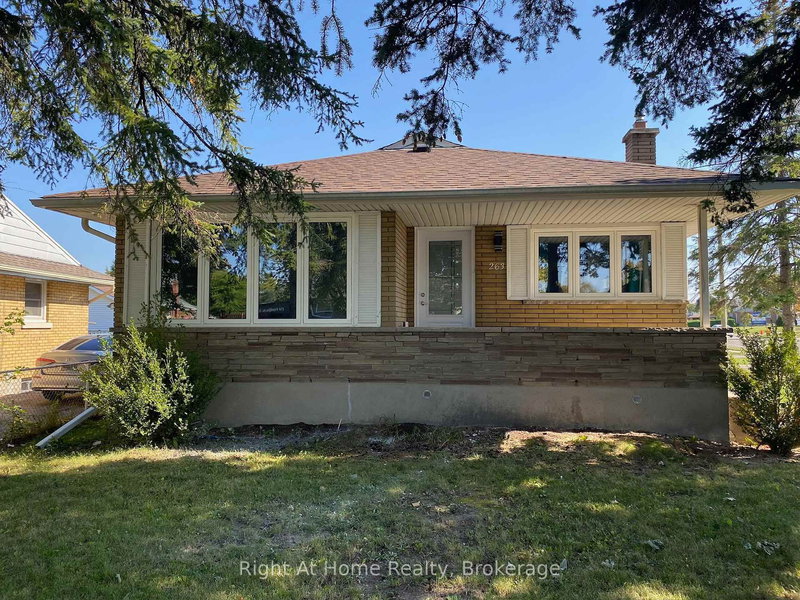 home for lease on 263 Franklin Street S