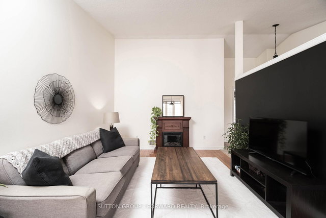 9 - 1077 Hamilton Road