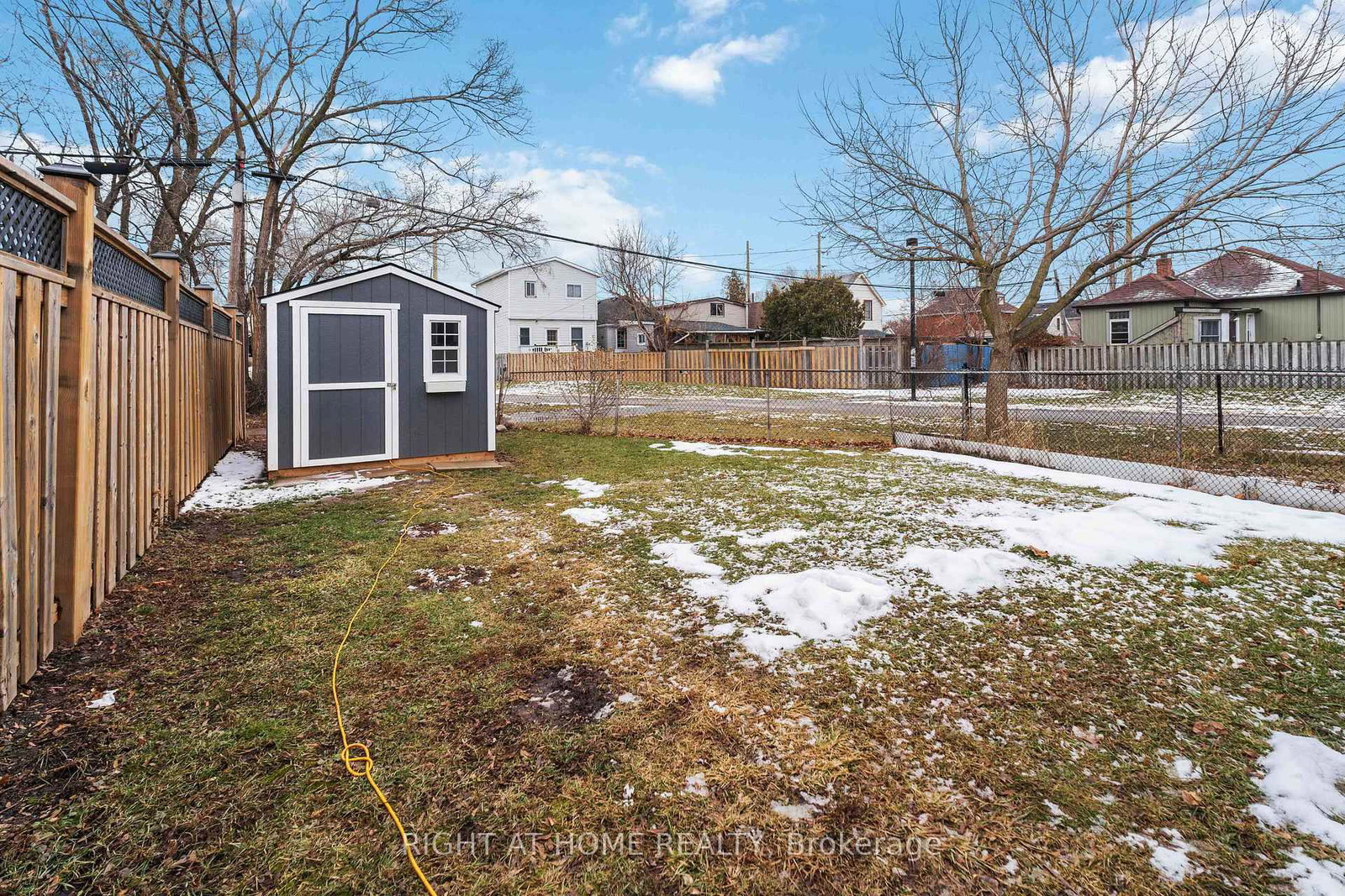 Detached House for sale at 74 Province Street, Hamilton, Ontario, L8H 4H6 - Crown Point - MLS: X12961868