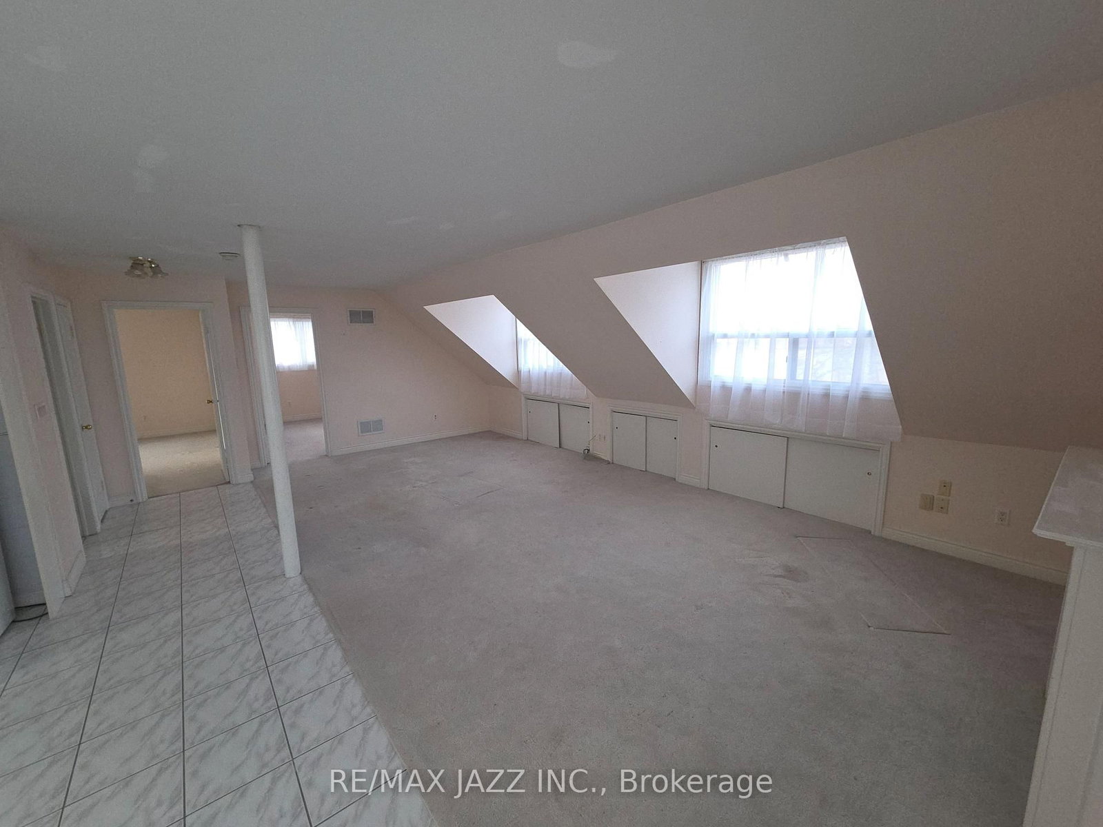 132 Victoria Street N - Photo 4