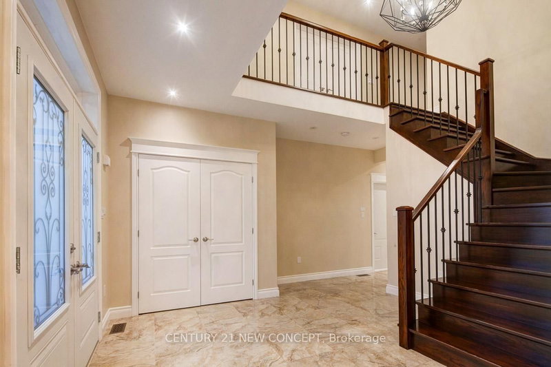 678 Garth St, Hamilton, L9C 4K2 | Image 2