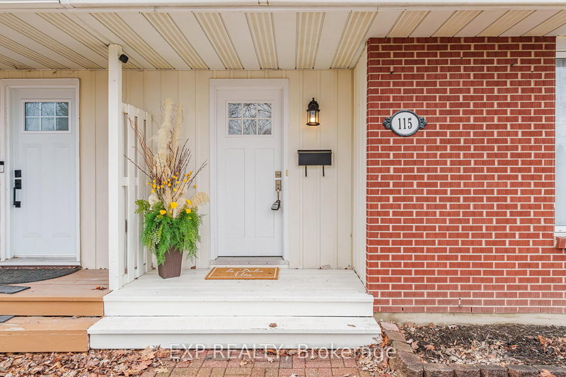 115 Sheldrake Dr, Ottawa, K2L 1T1 | Image 2