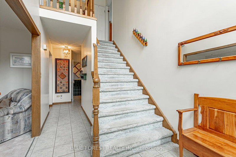 188 Scarlett Circ, Thames Centre, N0L 1G3 | Image 2