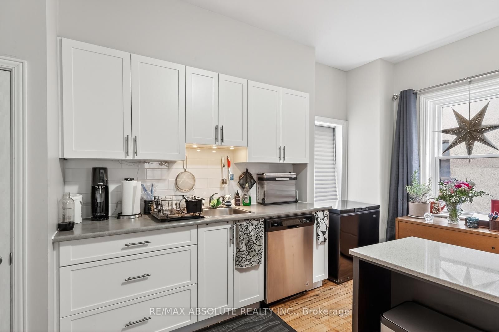 Detached House for sale at 231 Bell Street, Ottawa, Ontario, K1R 7E1 - West Centre Town - MLS: X12962104