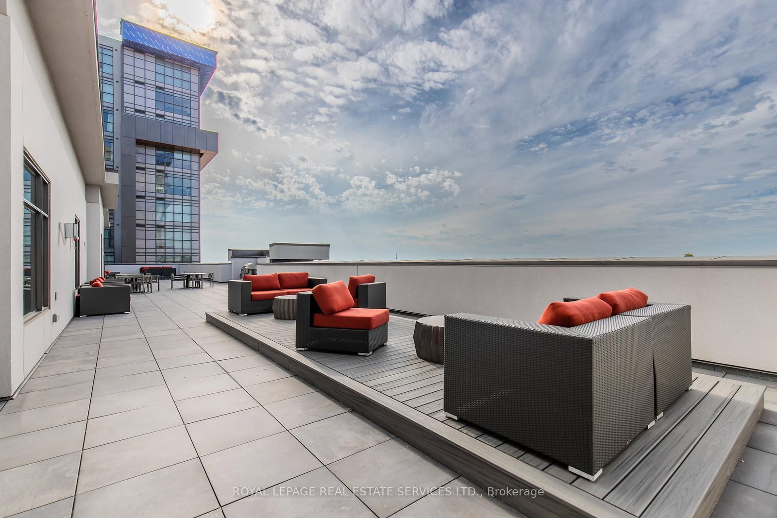 Condo for sale at 1202-460 Dundas Street, Hamilton, Ontario, L8B 2A5 - Waterdown - MLS: X12962144