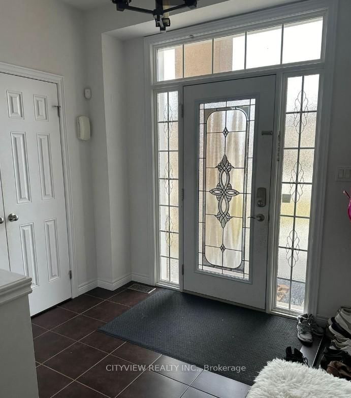 7 Woodvalley Crt, Hamilton, L9B 0A8 | Image 3