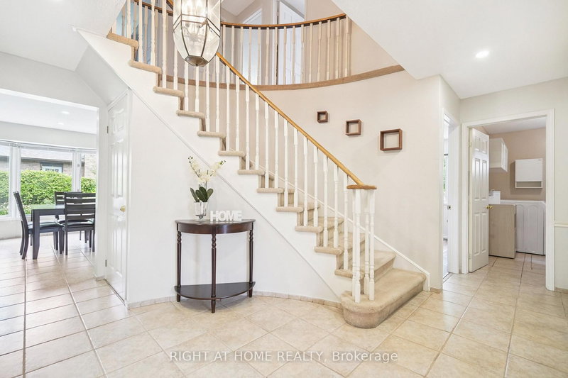 309 Amberly Blvd, Hamilton, L9G 4B6 | Image 3