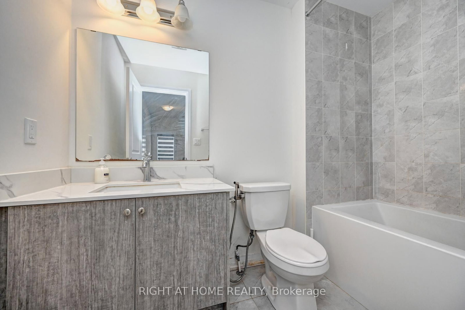 15 Blacklock Street, Unit 20 - Photo 36