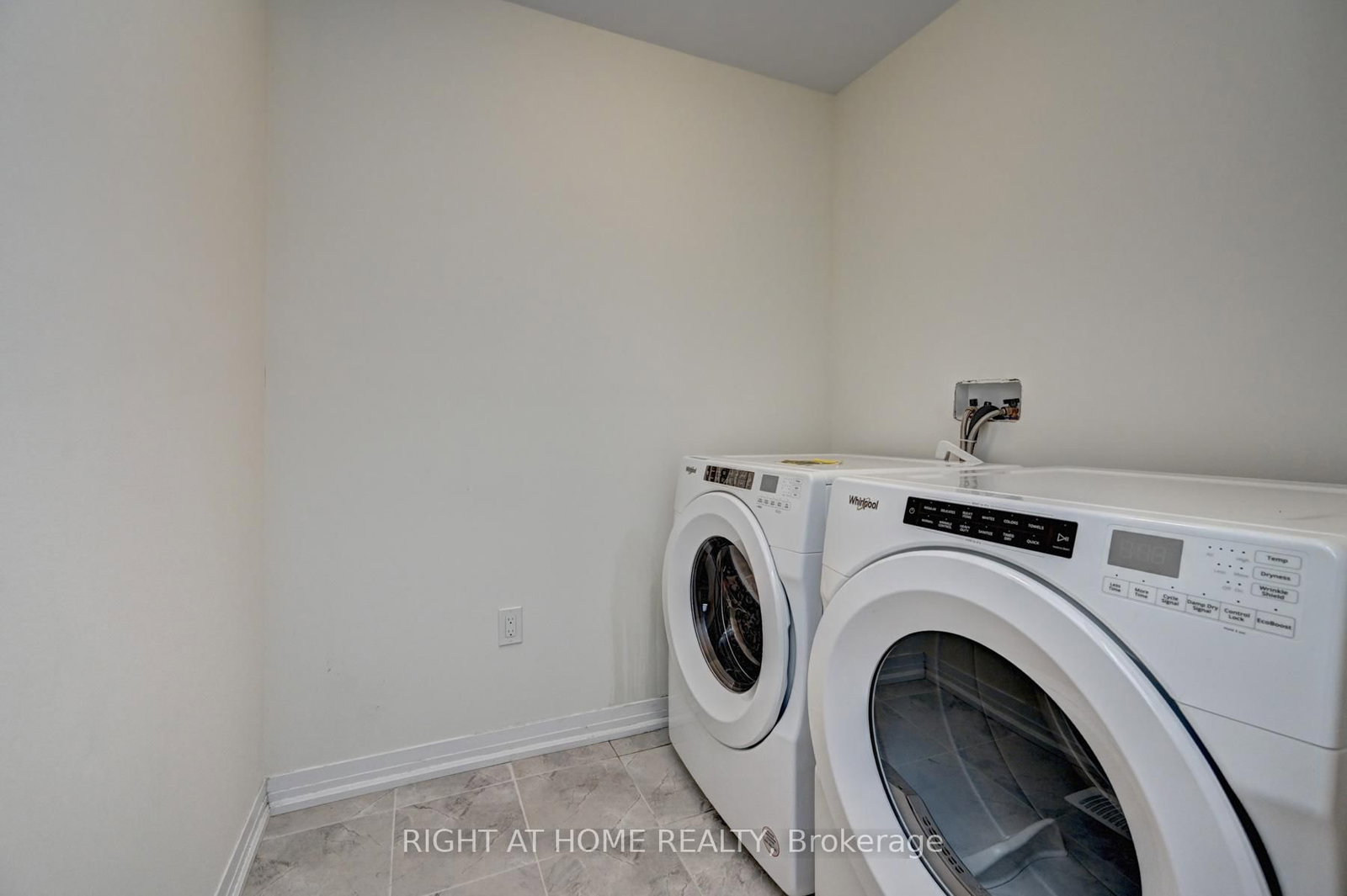 15 Blacklock Street, Unit 20 - Photo 37