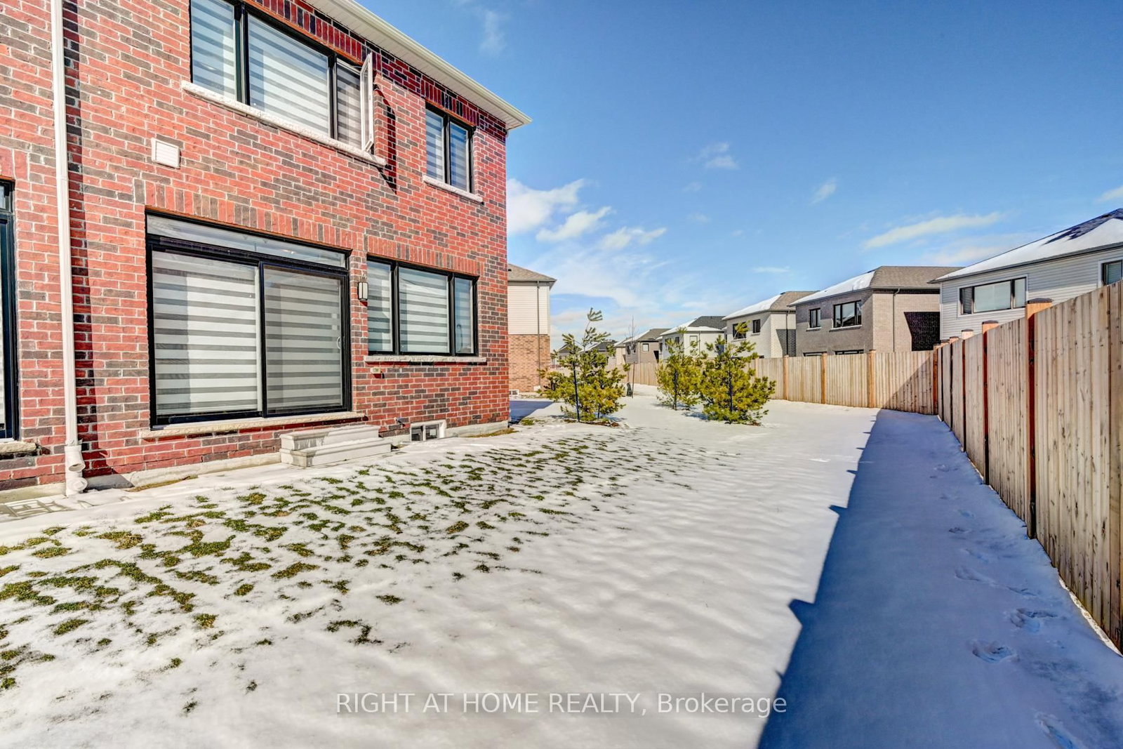 15 Blacklock Street, Unit 20 - Photo 39