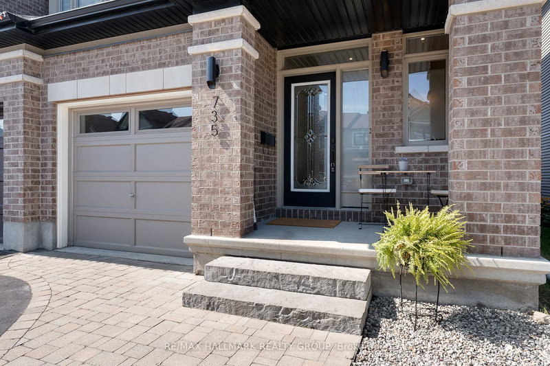 735 Morningstar Way, Ottawa, K1W 0G6 | Image 2