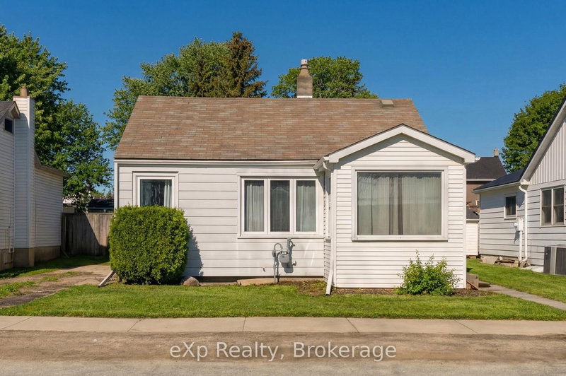 home for sale on 229 Havelock Avenue S