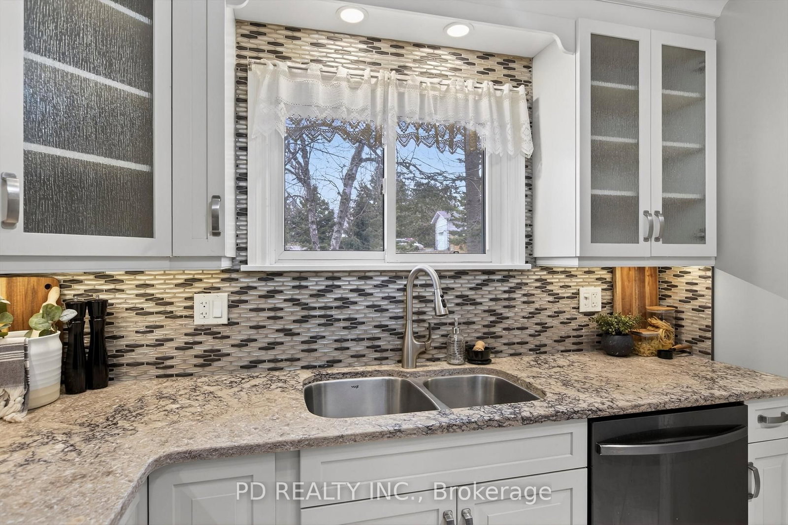 200 Charlore Park Drive • Kawartha Lakes, ON photo 16