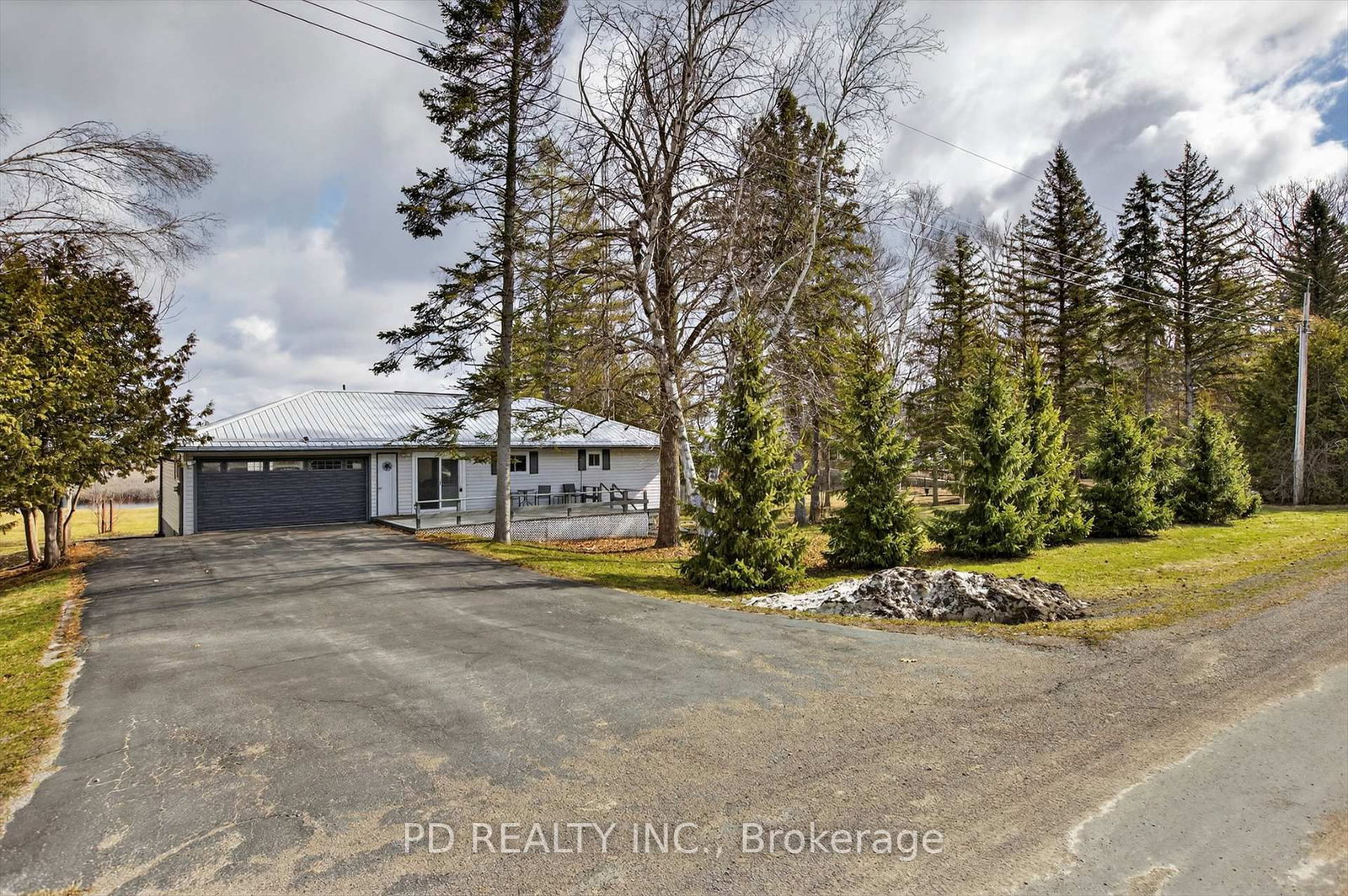 200 Charlore Park Drive • Kawartha Lakes, ON photo 4