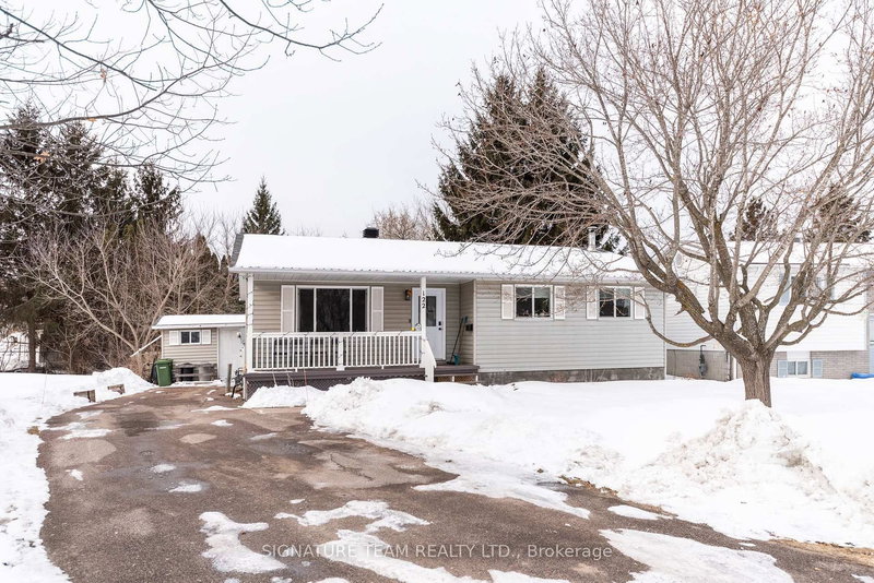 home for sale on 122 Springfield Crescent